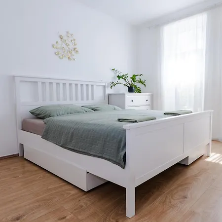 Apartamento Lakeside With B'fast, Bp 10min